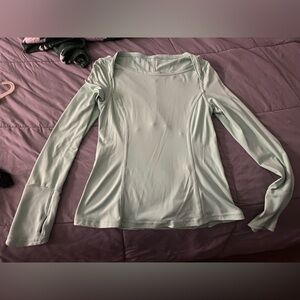 Sea foam Lululemon top size 6